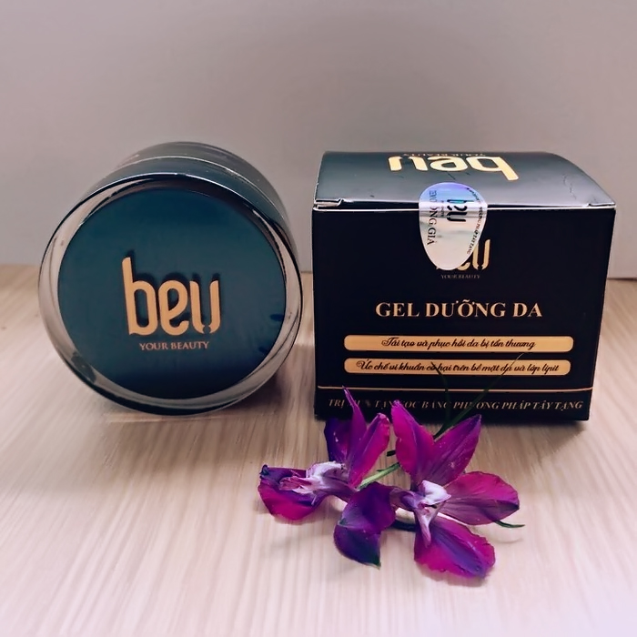 Gel siêu dưỡng da BeU dùng cho da dầu 20ml