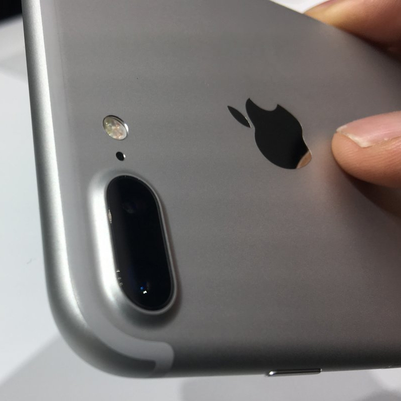 Apple iPhone 7 Plus 128GB Silver - Hàng Mỹ LL/A